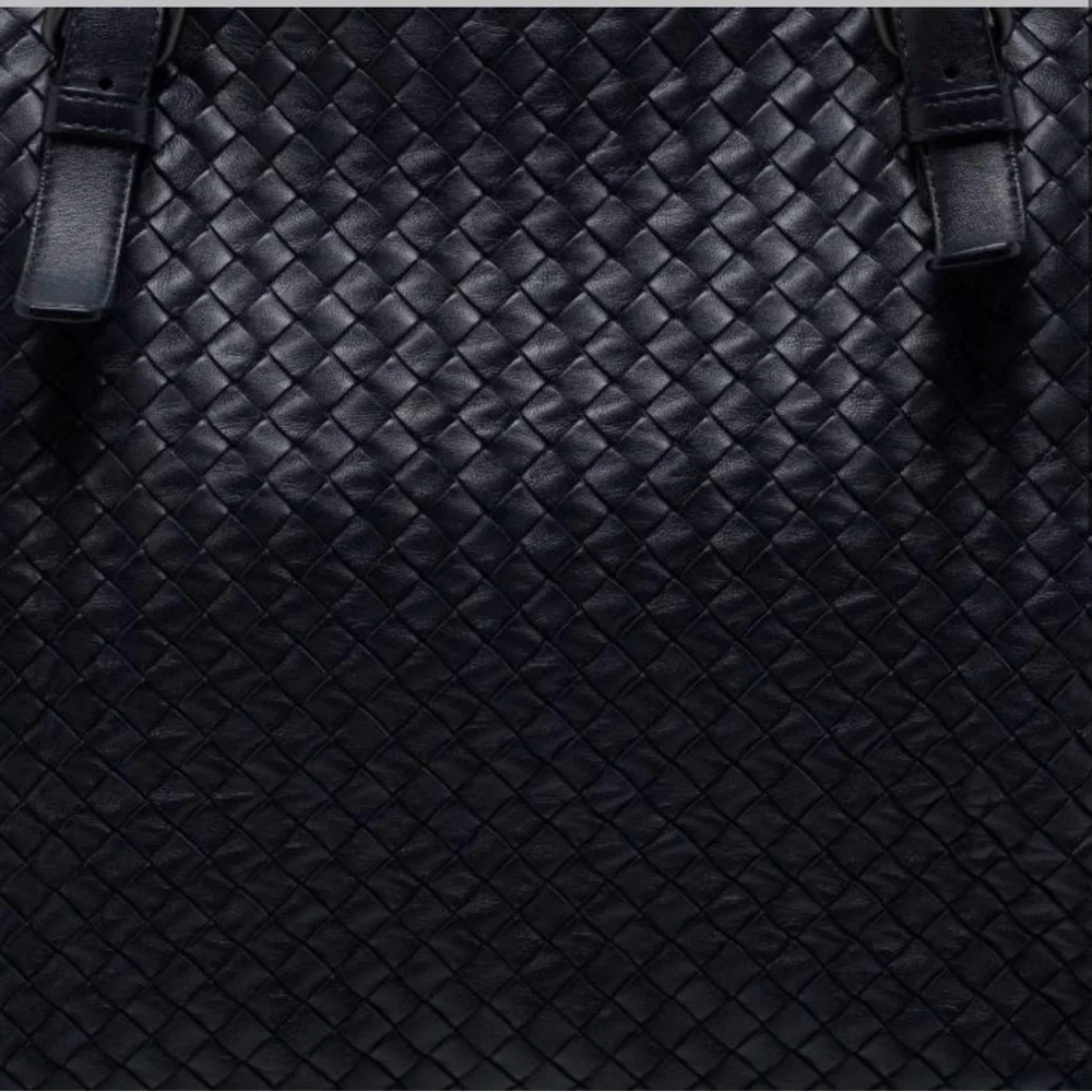 Bottega Veneta Large A-Shape Woven Intrecciato Black Tote Handbag - Picture 13 of 14